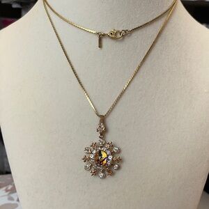 Vintage Gold Snowflake Pendant Necklace